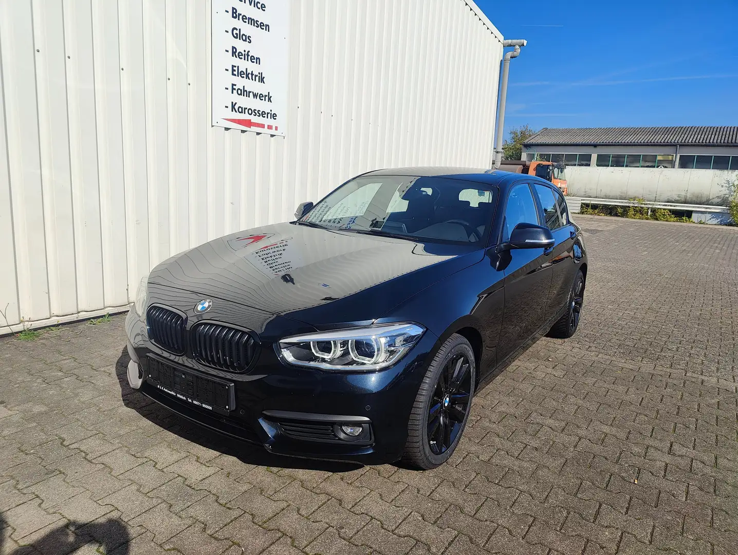 BMW 118 118 d Advantage PDC Navi Alu Shz Automatik LED Schwarz - 1