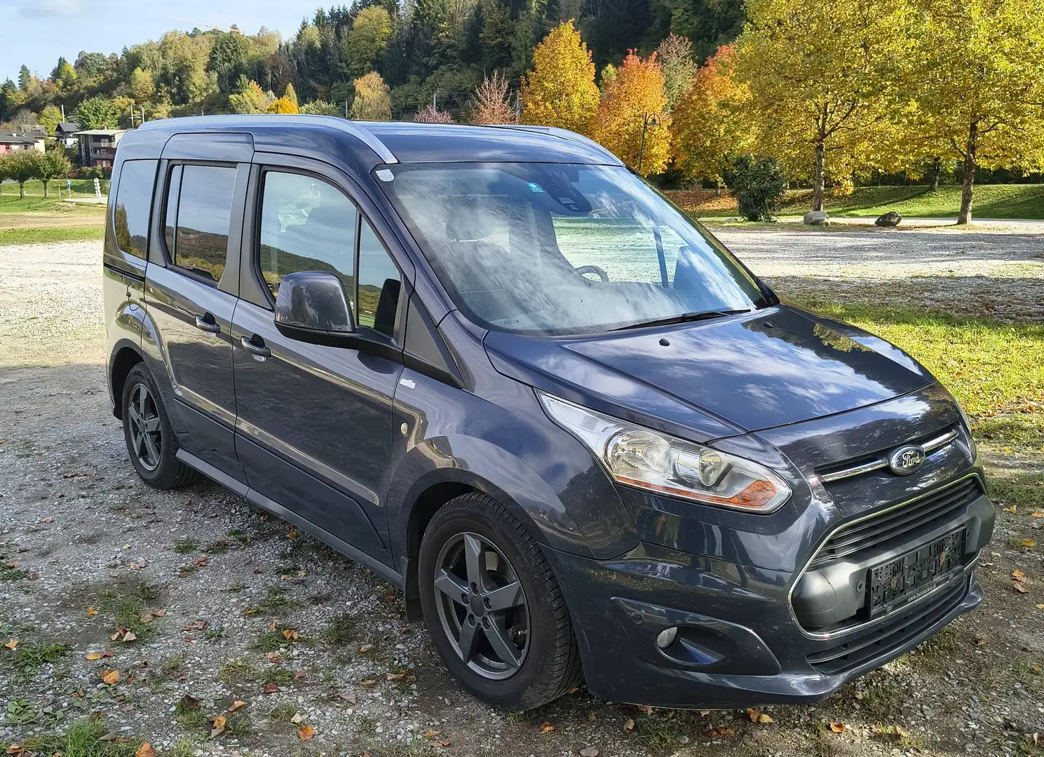 Ford Tourneo Connect Titanium Grau - 1