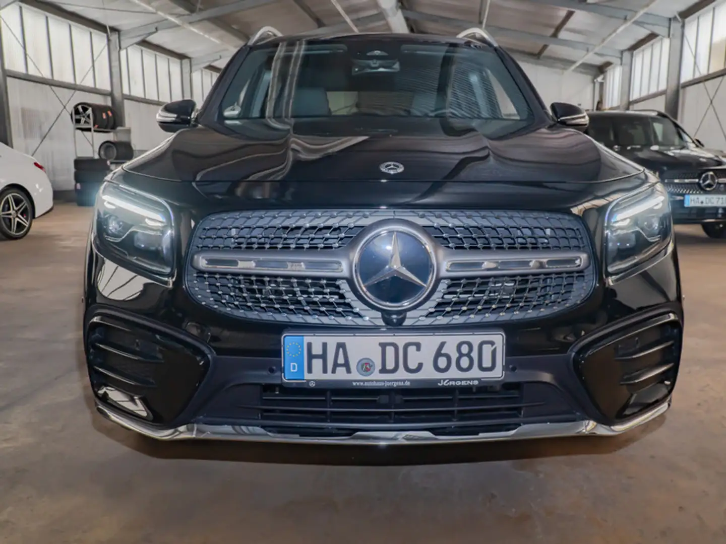 Mercedes-Benz GLB 200 AMG-Sport/MLB/Cam/Totw/Distr/EASY-P/Ambi Zwart - 2