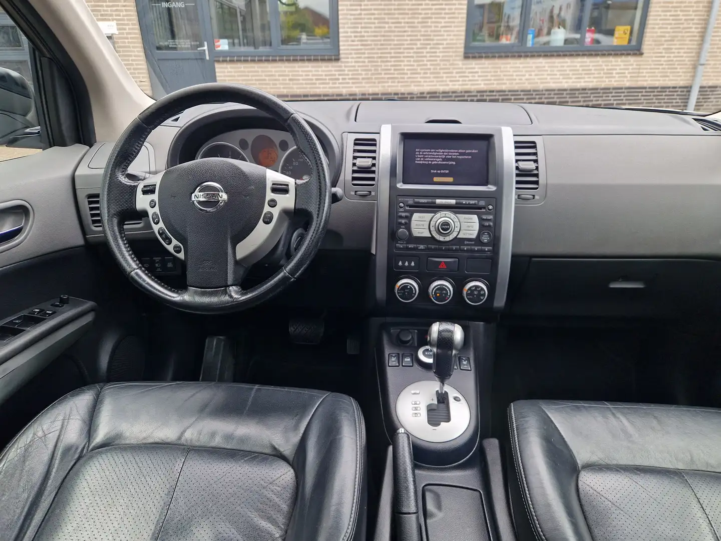 Nissan X-Trail 2.5 LE 4WD Panorama schuifdak | Leder | Automaat | Grijs - 2
