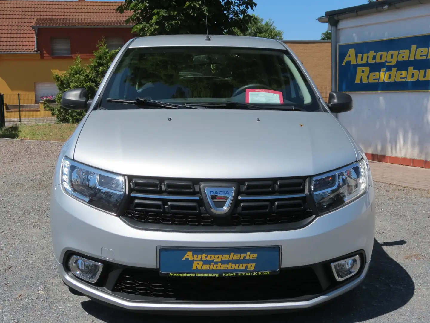 Dacia Sandero Essential 2.Hd. 5-türig!! Klima!!AHK!Allwetter! Argent - 2