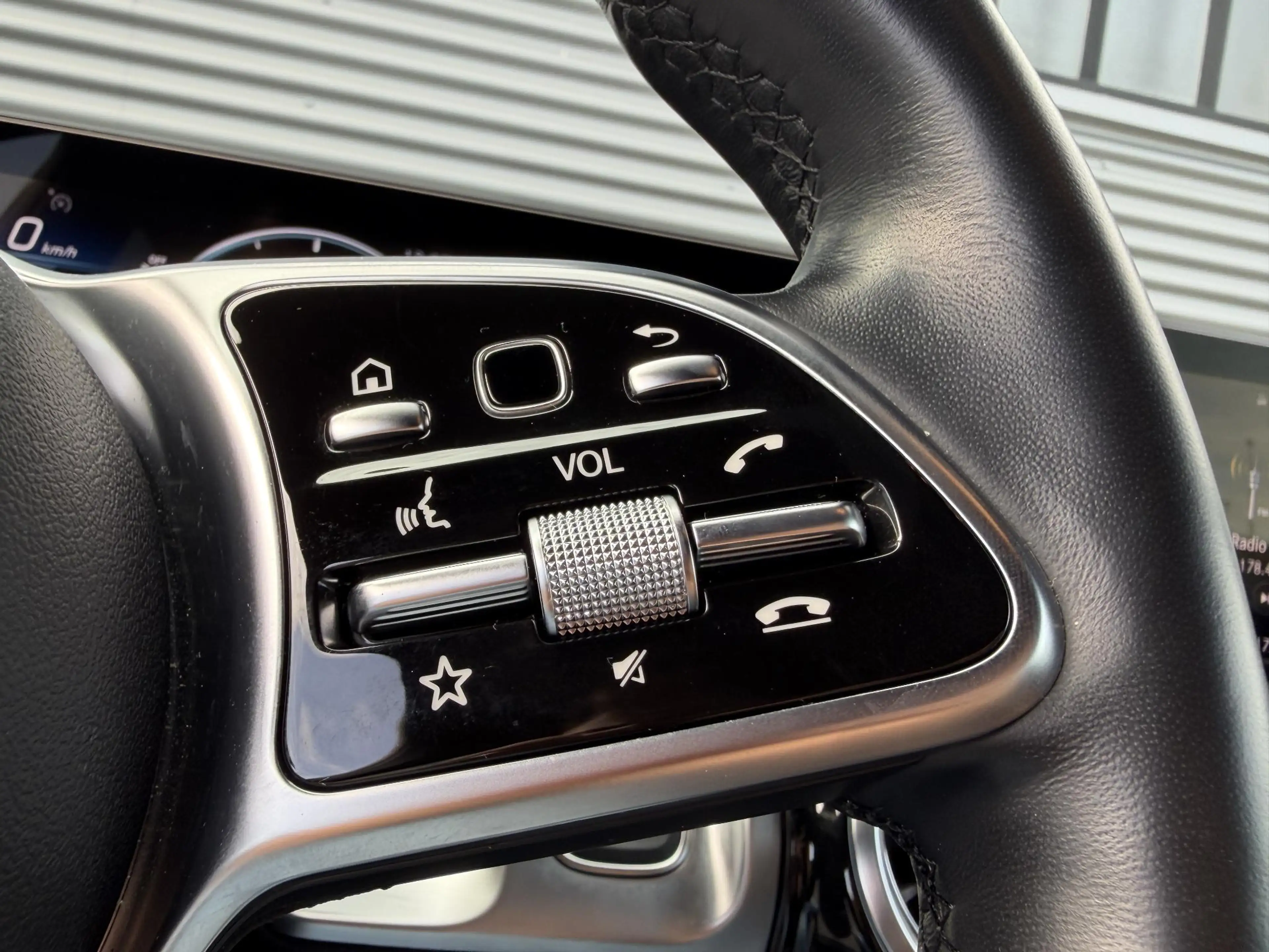 Mercedes-Benz EQB 250 Business Line 67 kWh |Keyless|Cruise|Camera| — photo 8