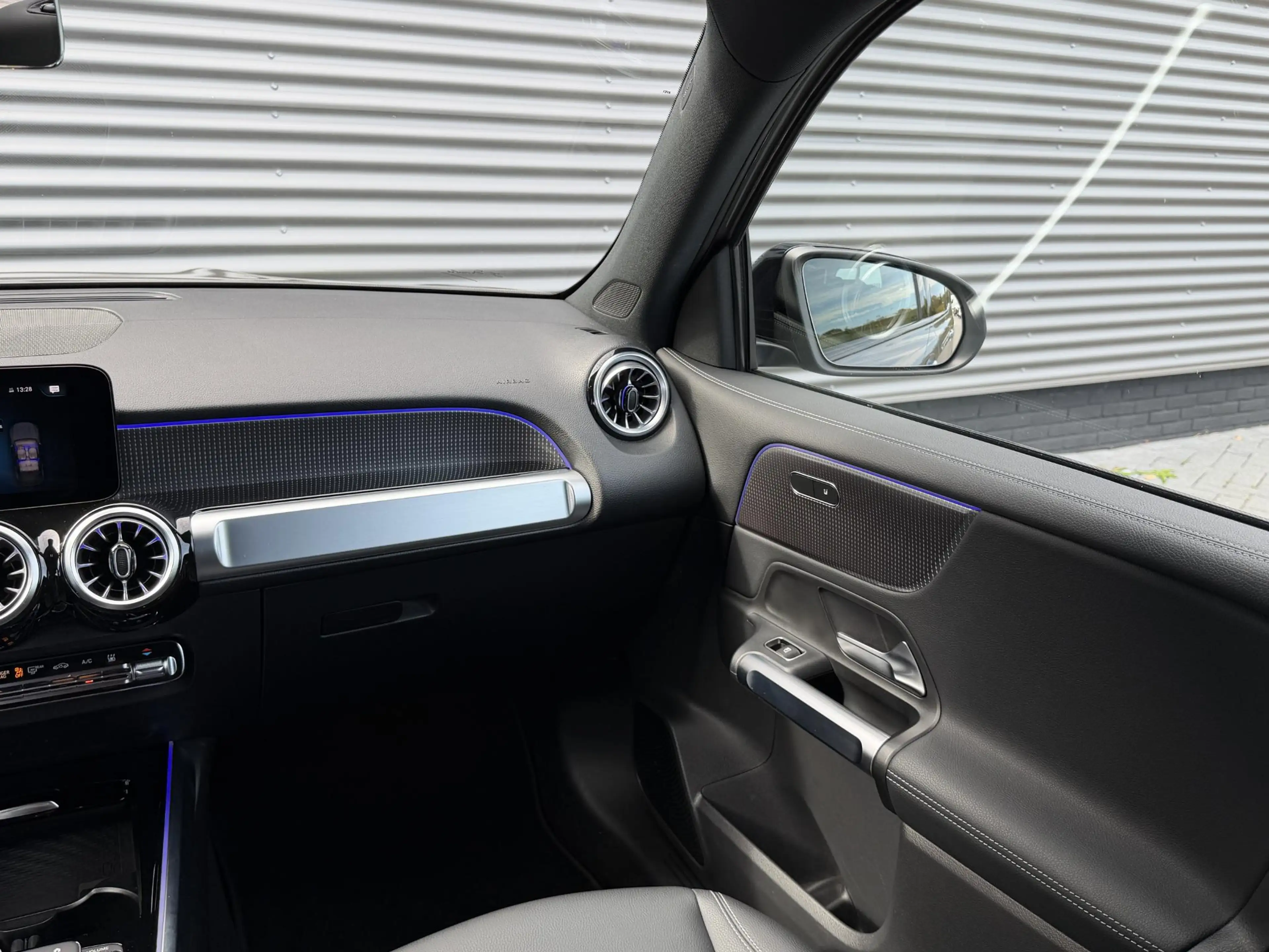 Mercedes-Benz EQB 250 Business Line 67 kWh |Keyless|Cruise|Camera| — photo 4