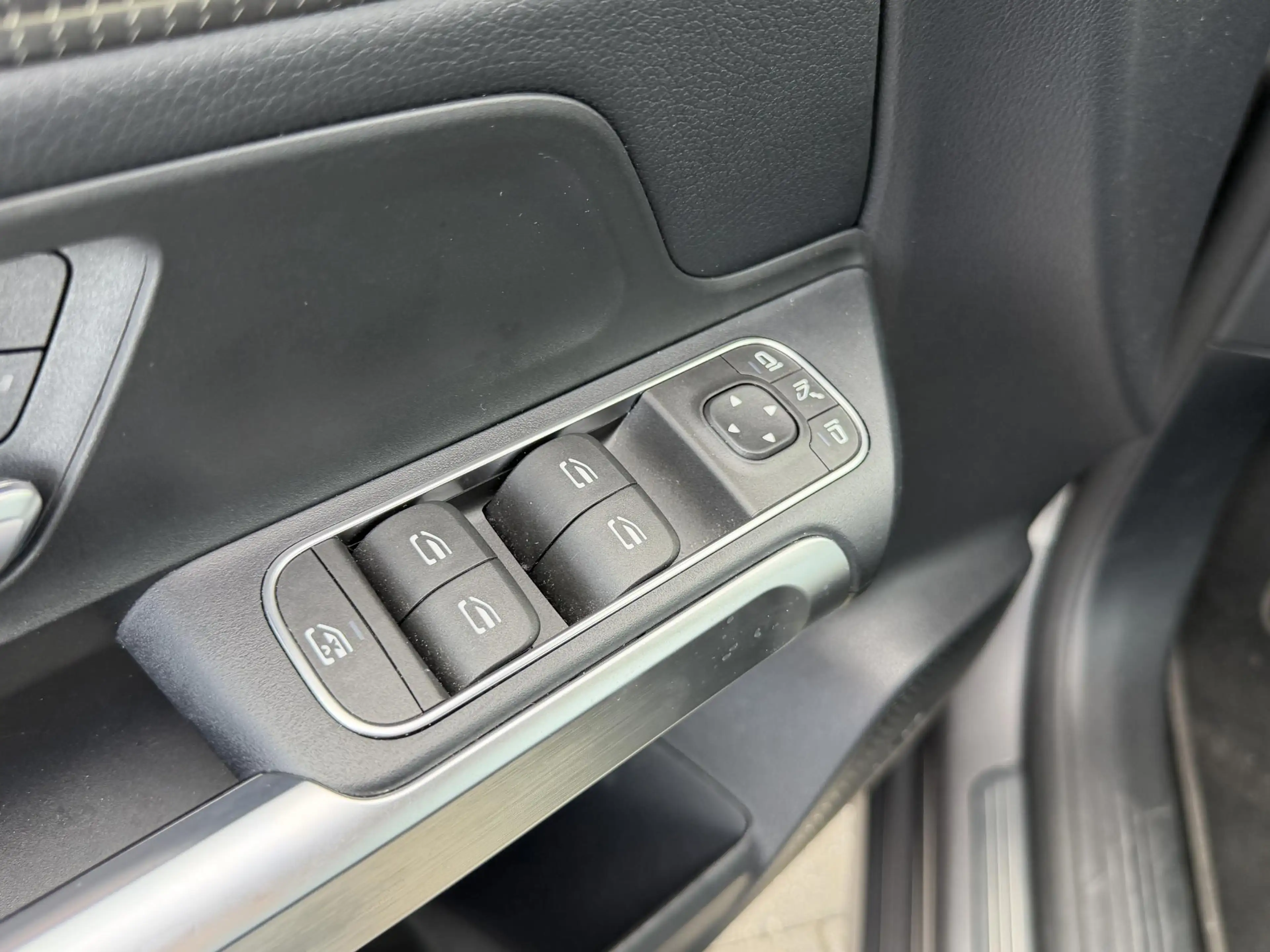 Mercedes-Benz EQB 250 Business Line 67 kWh |Keyless|Cruise|Camera| — photo 18