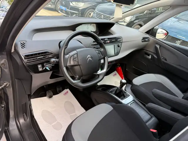 Citroen Grand C4 Picasso view 13