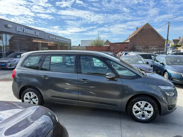 Citroen Grand C4 Picasso view 4