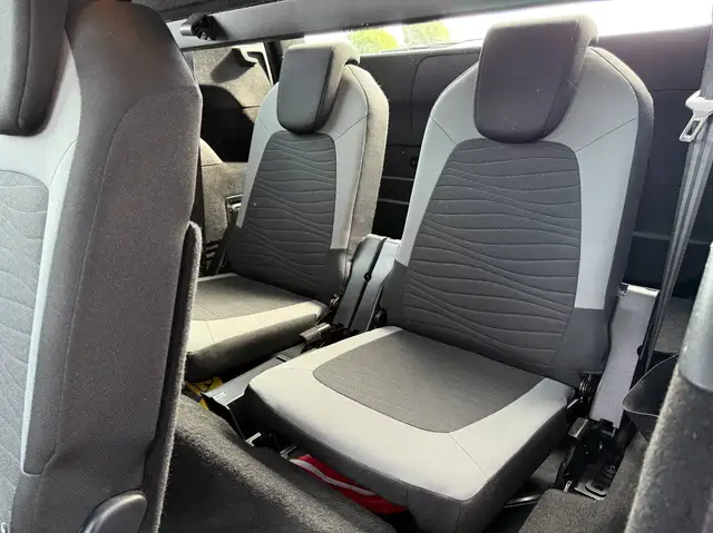 Citroen Grand C4 Picasso view 15