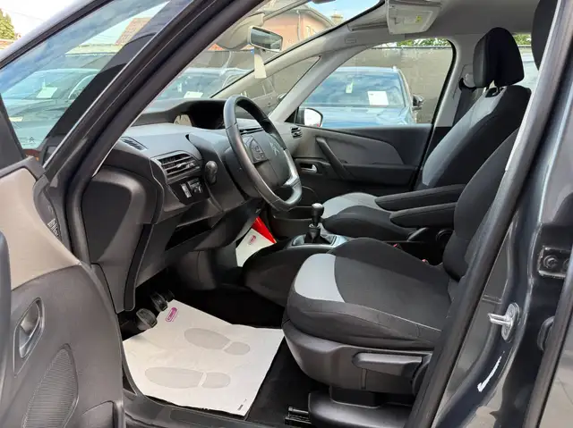 Citroen Grand C4 Picasso view 12