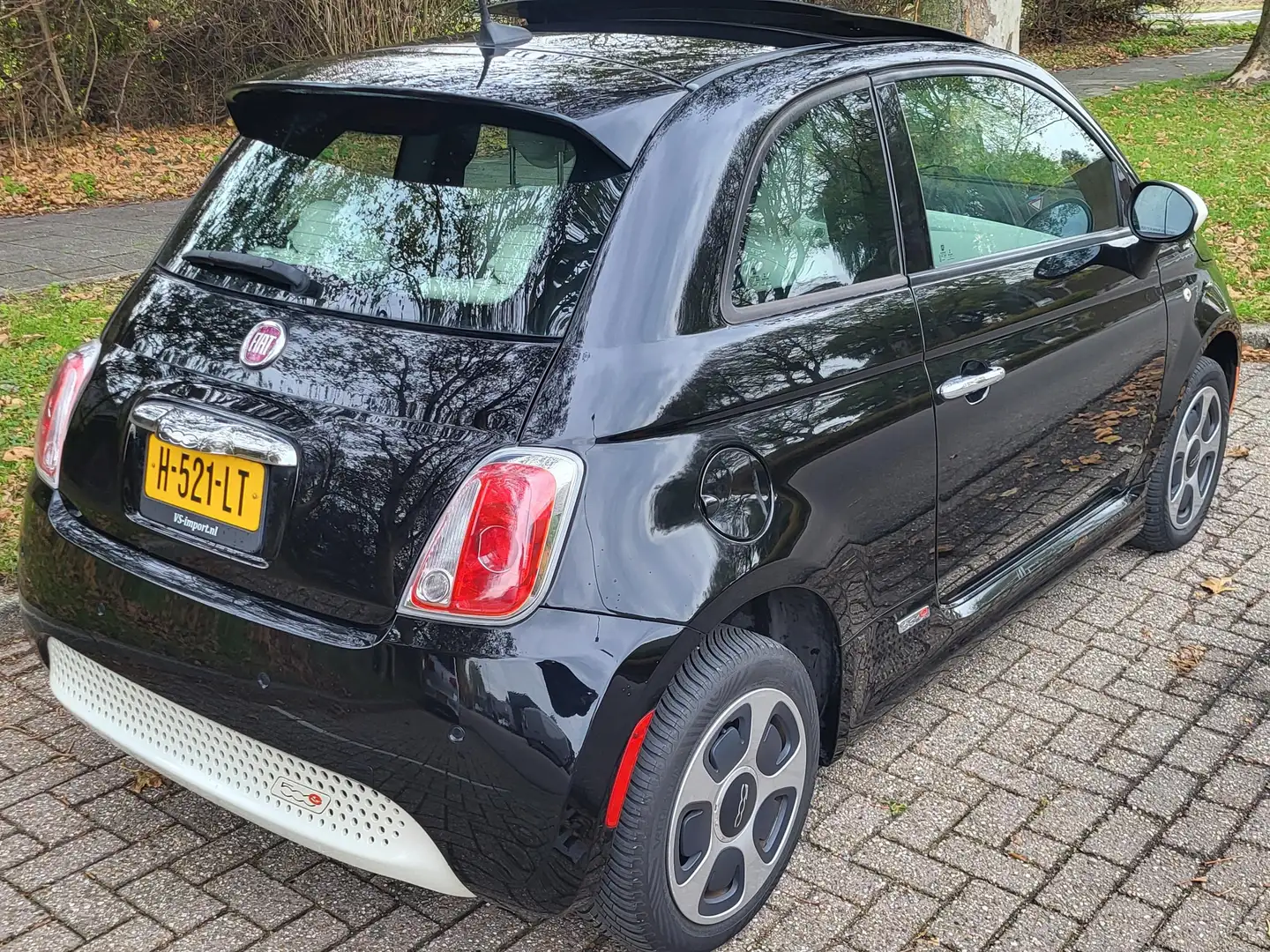 Fiat 500e 500e E 24kwh luxe uitvoering Zwart - 1