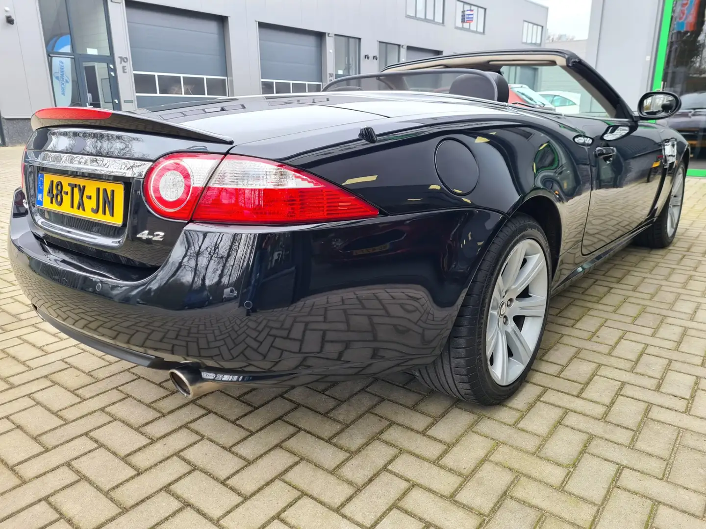 Jaguar XK 4.2 V8 Convertible Negro - 2