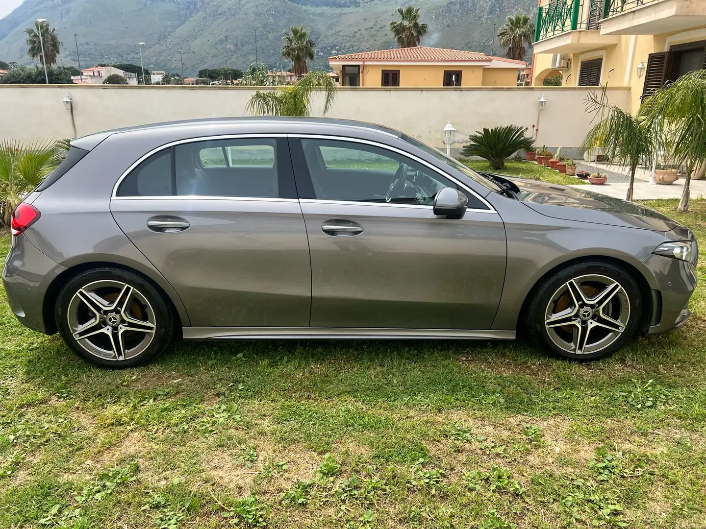 Mercedes-Benz A 180 d Premium auto Grigio - 2