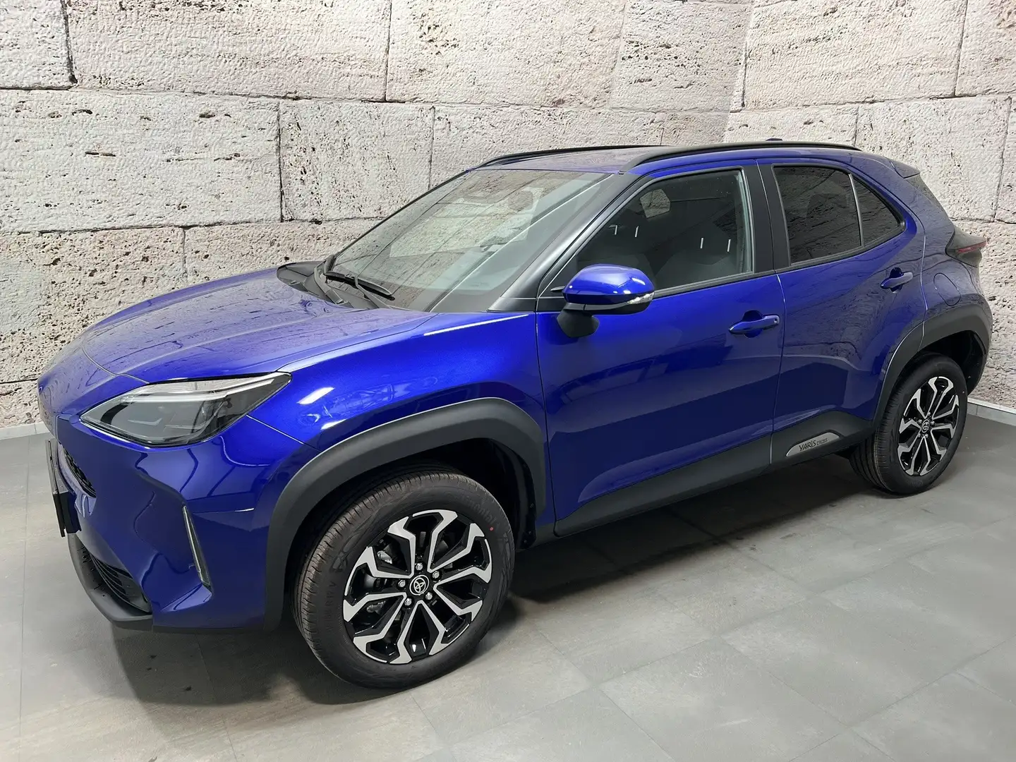 Toyota Yaris Cross 1,5 Hybrid Active Drive + Safety Paket Blau - 2