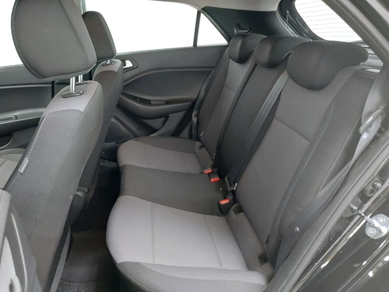 Hyundai i20 "Trend" — photo 13