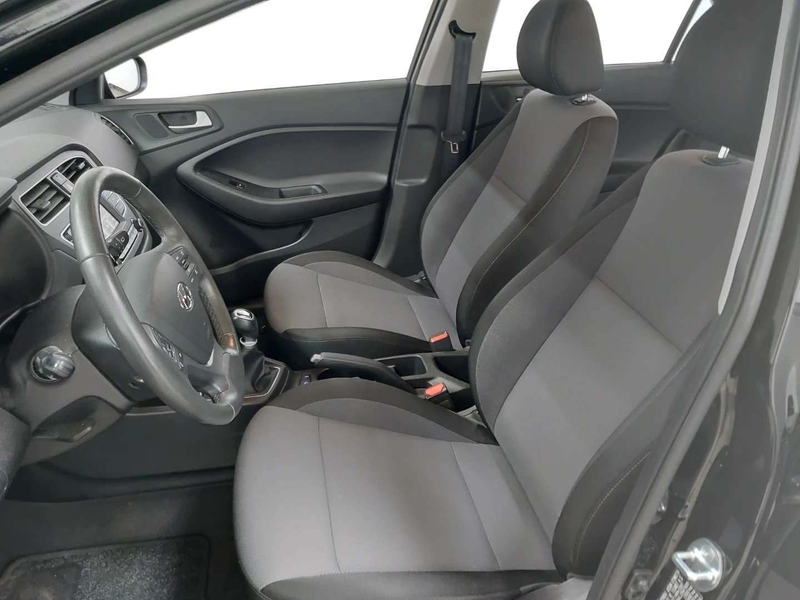 Hyundai i20 "Trend" — photo 10