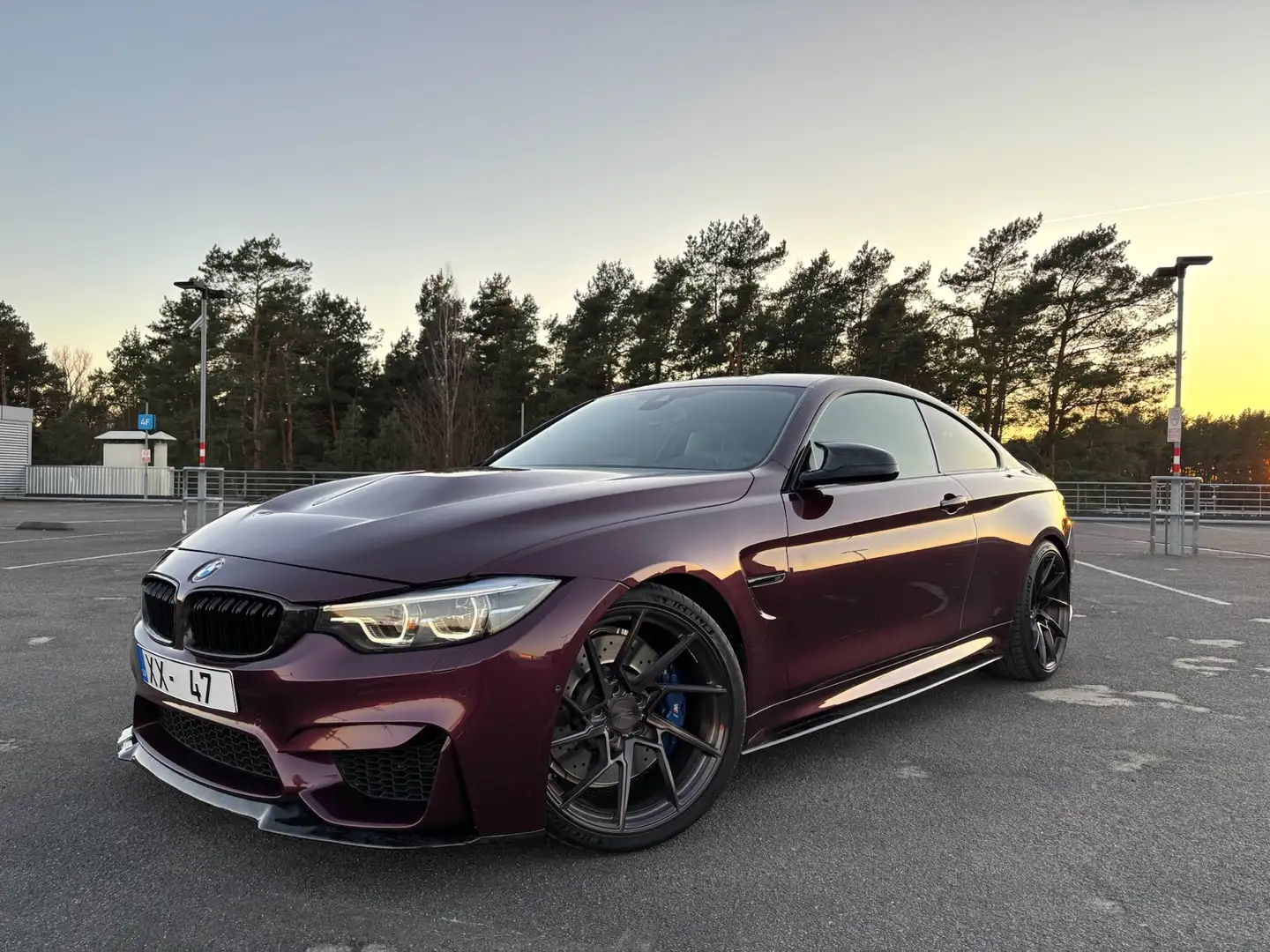BMW M4 Competition / Wildberry / Full Forged Carbon Rot - 1