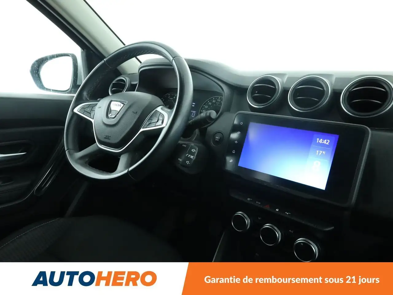 Dacia Duster — photo 13