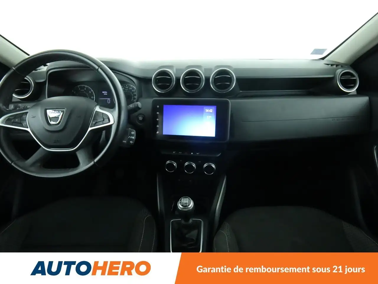 Dacia Duster — photo 12