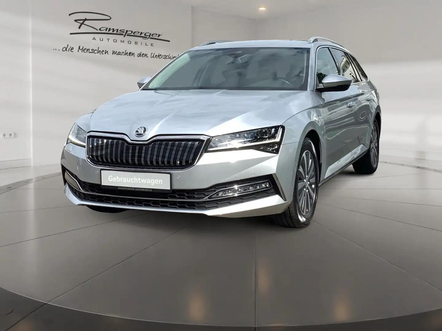 Skoda Superb Combi 1.4 TSI DSG iV Style AHK ACC LED St Silber - 2