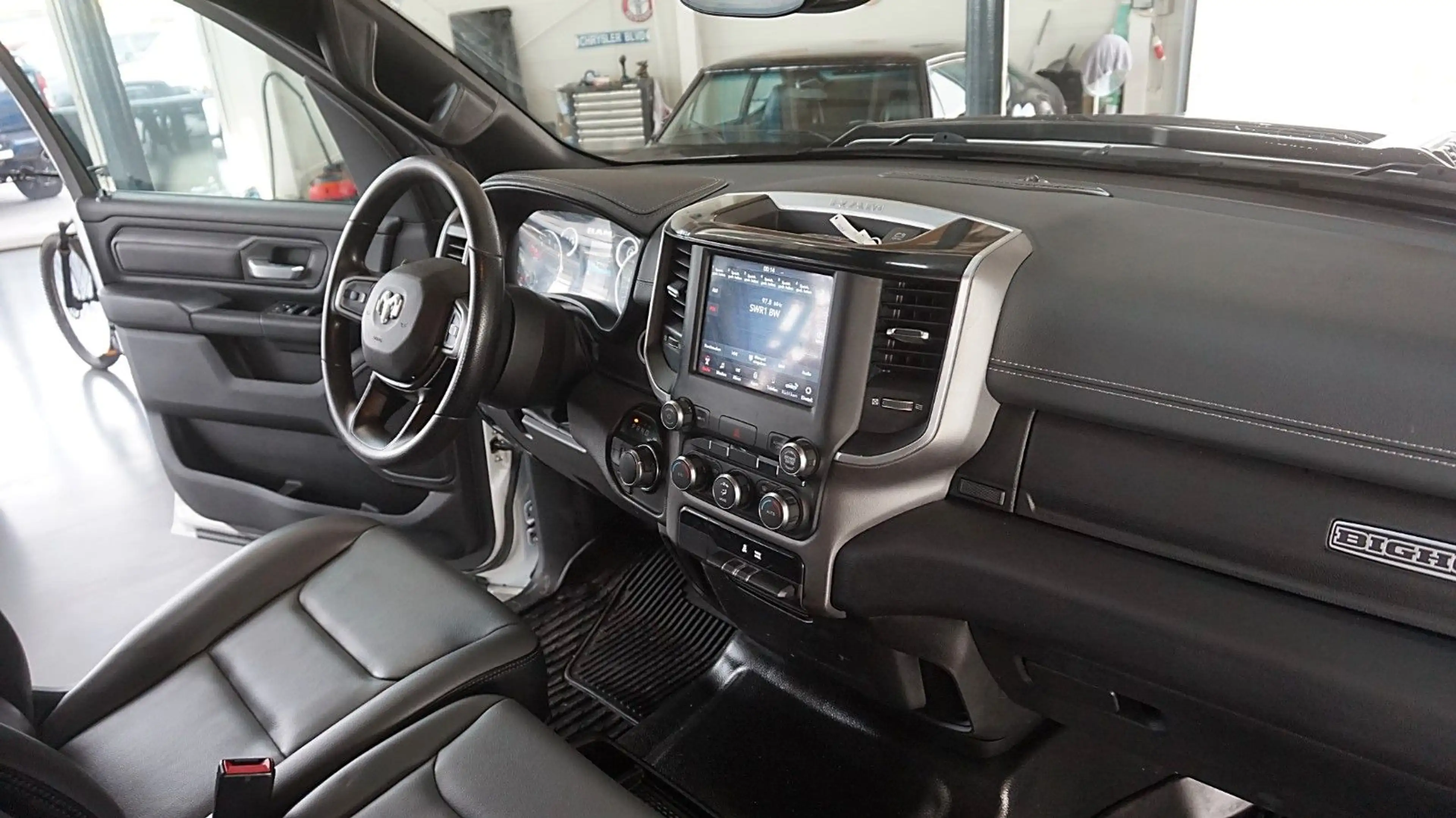 Dodge RAM 1500 SPORT*Longbed*Hoch-Breit*4X4*Rambar* — photo 15
