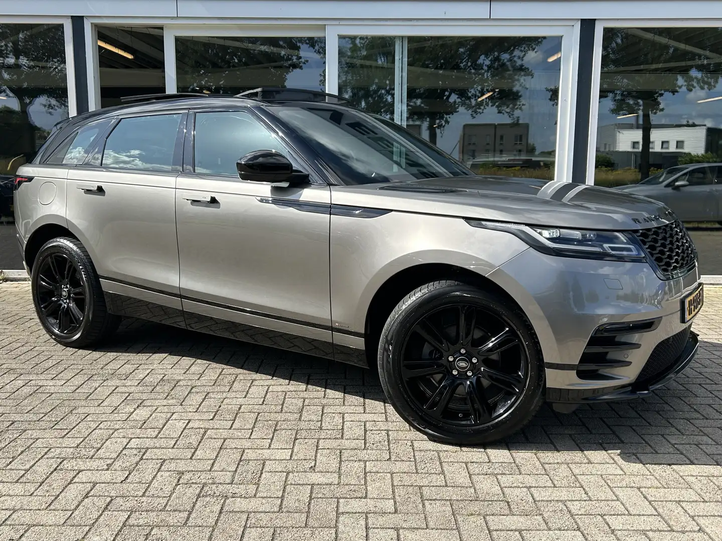 Land Rover Range Rover Velar 2.0 P250 Turbo AWD R-Dynamic SE ACC / Stoel-Stuurv Grijs - 1