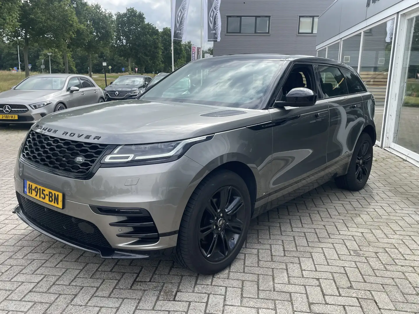 Land Rover Range Rover Velar 2.0 P250 Turbo AWD R-Dynamic SE ACC / Stoel-Stuurv Grijs - 2