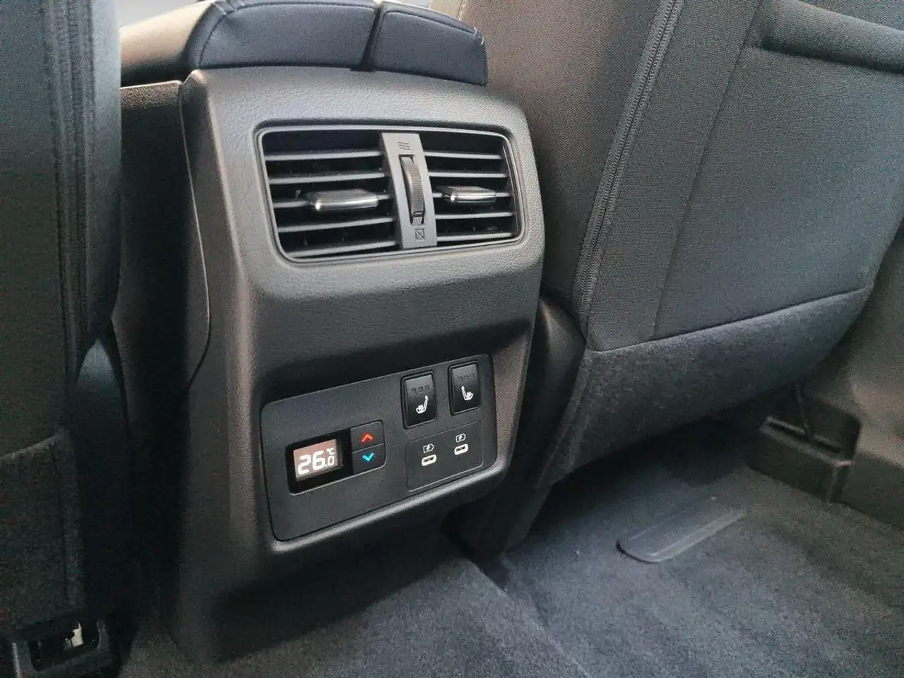Nissan X-Trail acenta 7Sitze+ACC+Kamera+NiConnect+iKey+18Z+3Zonen 25