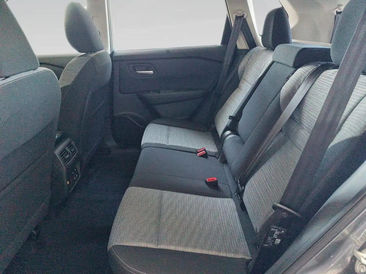 Nissan X-Trail acenta 7Sitze+ACC+Kamera+NiConnect+iKey+18Z+3Zonen 23