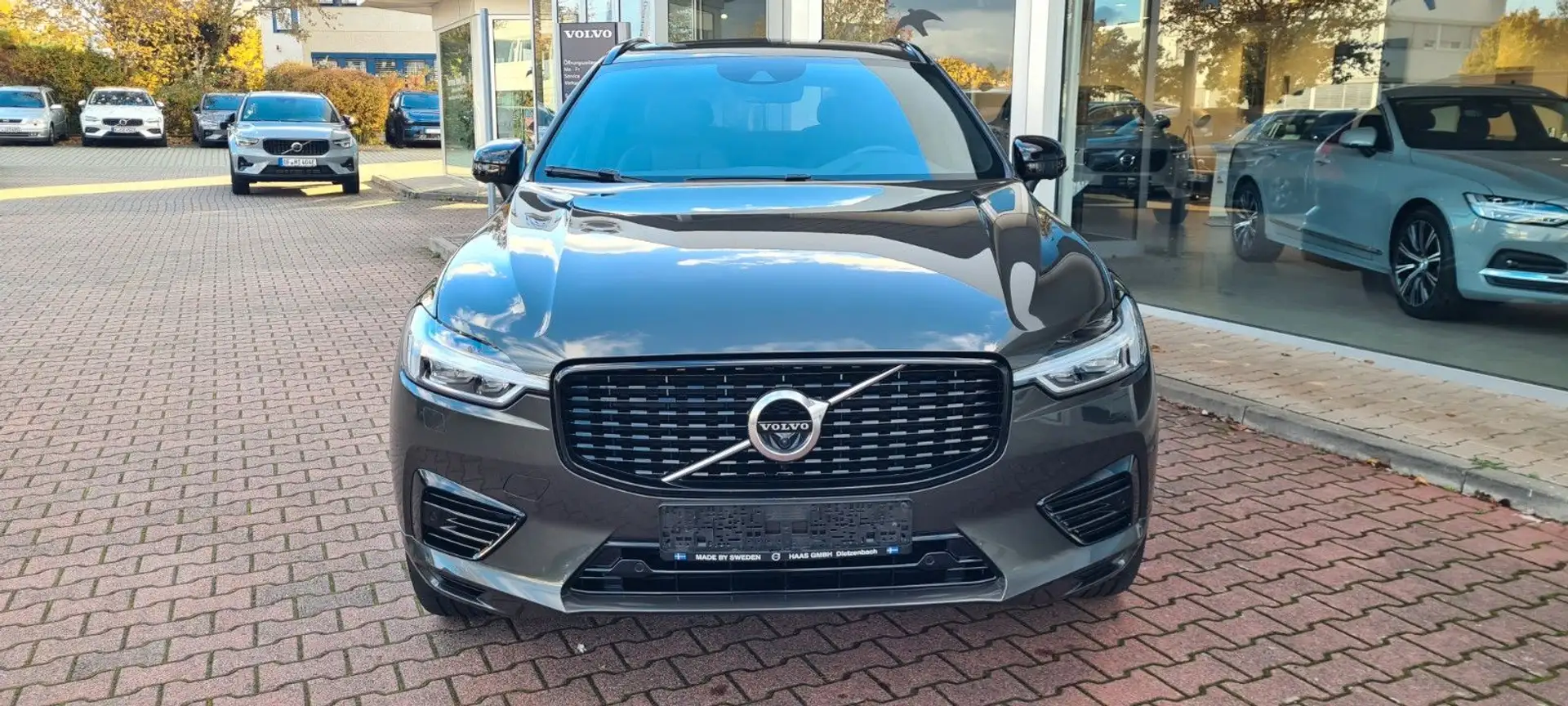 Volvo XC60 T6 AWD Recharge R Design Geartronic Gris - 2