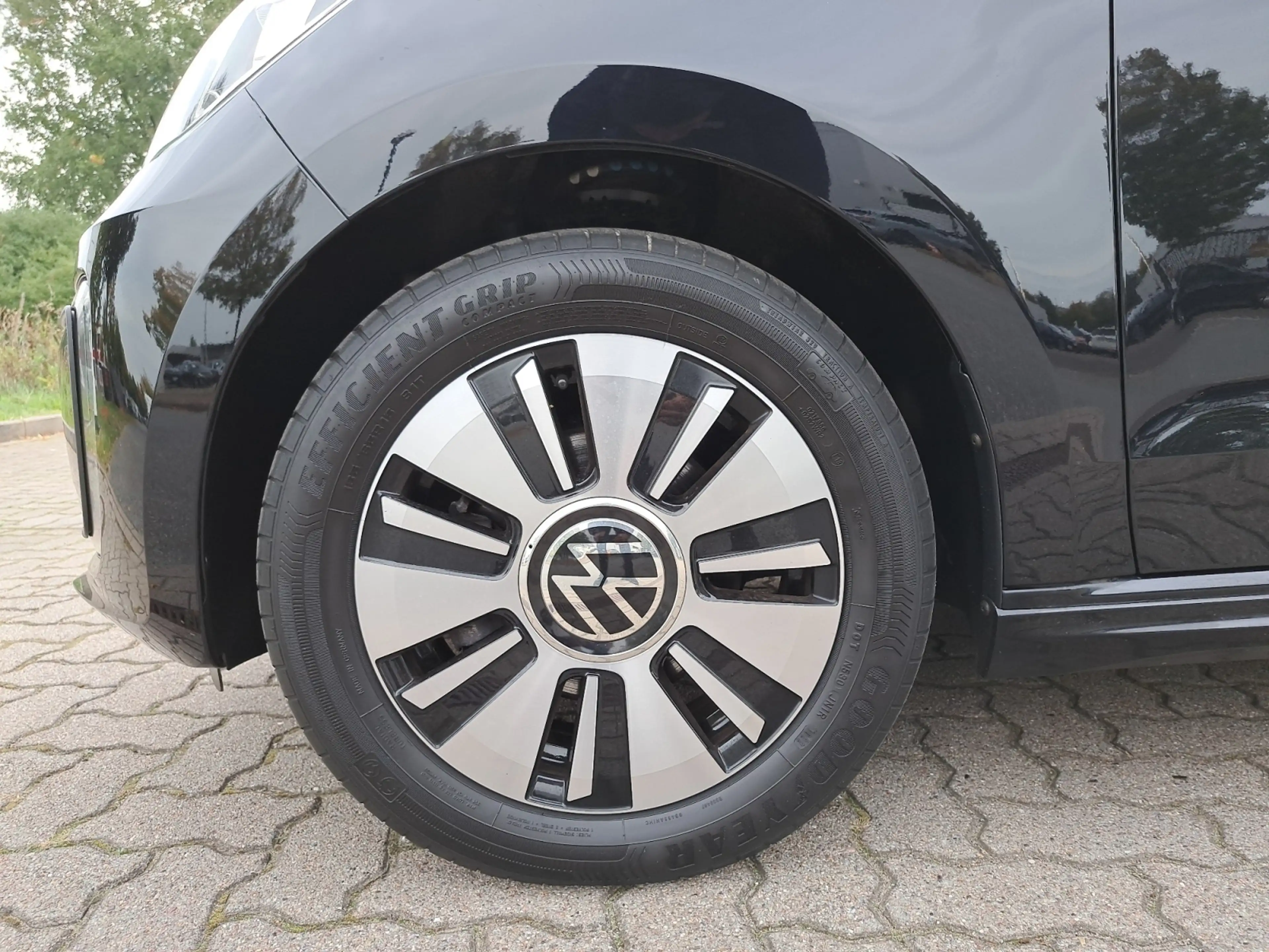 Volkswagen up! Style "Plus" 3,99% CCS TEL DAB SHZ — photo 11