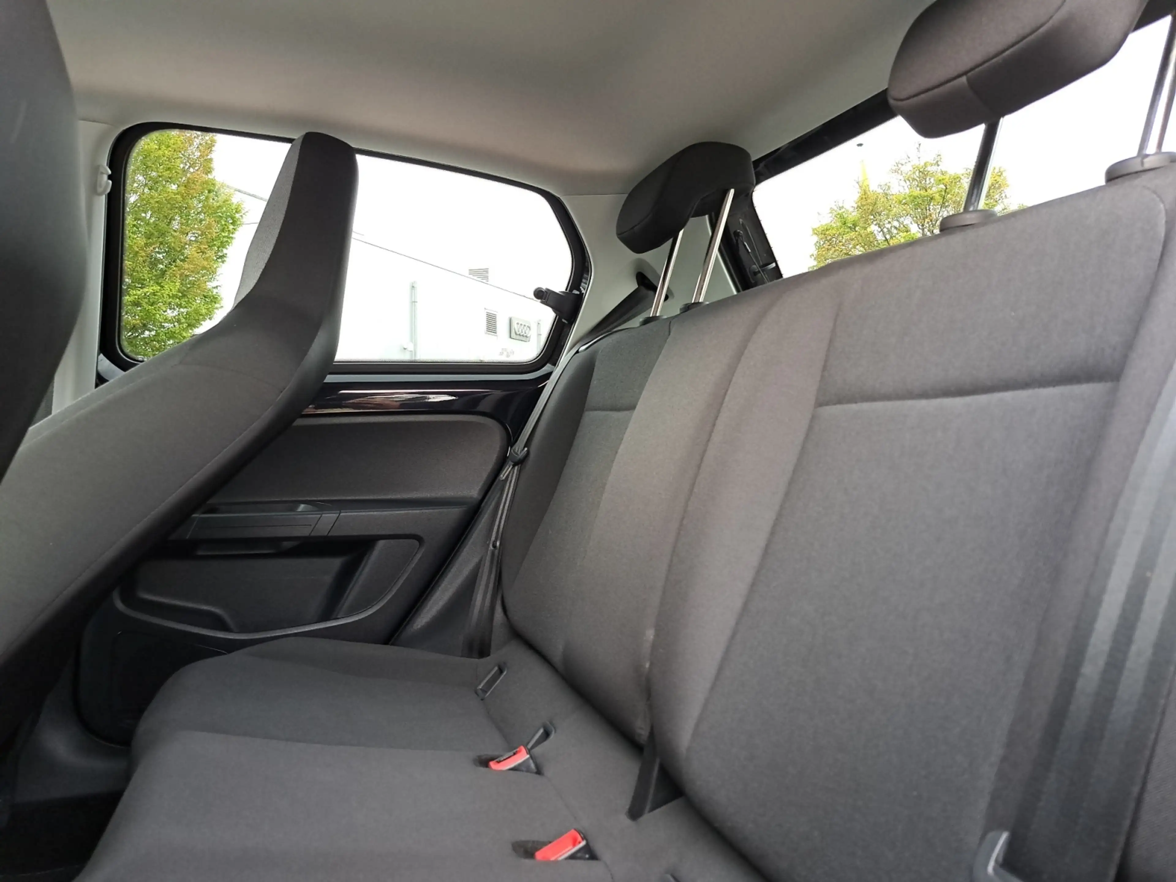 Volkswagen up! Style "Plus" 3,99% CCS TEL DAB SHZ — photo 13