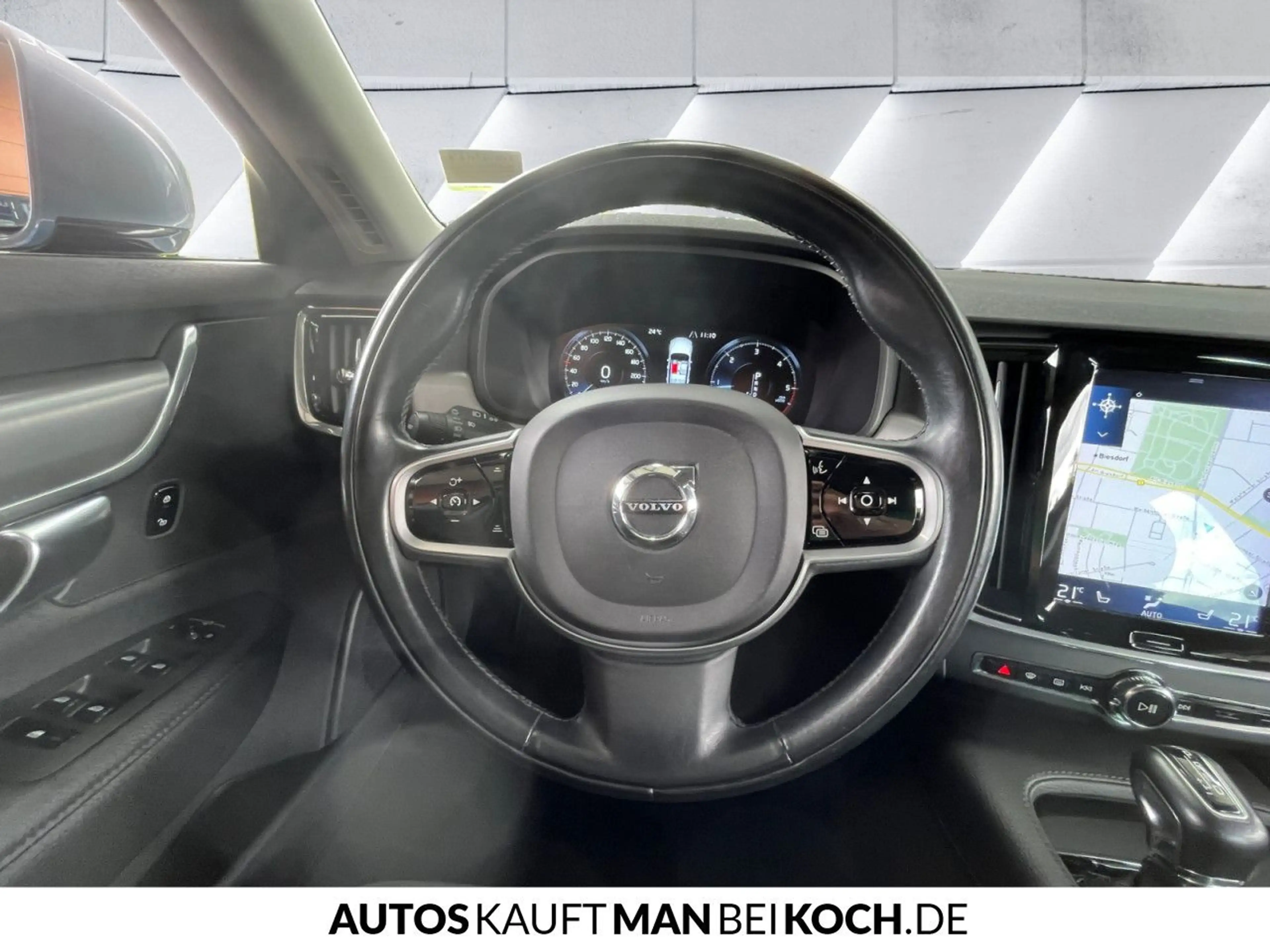 Volvo V90 D4 Momentum Aut. BLIS HUD NAVI KEYLESS AHK — photo 10