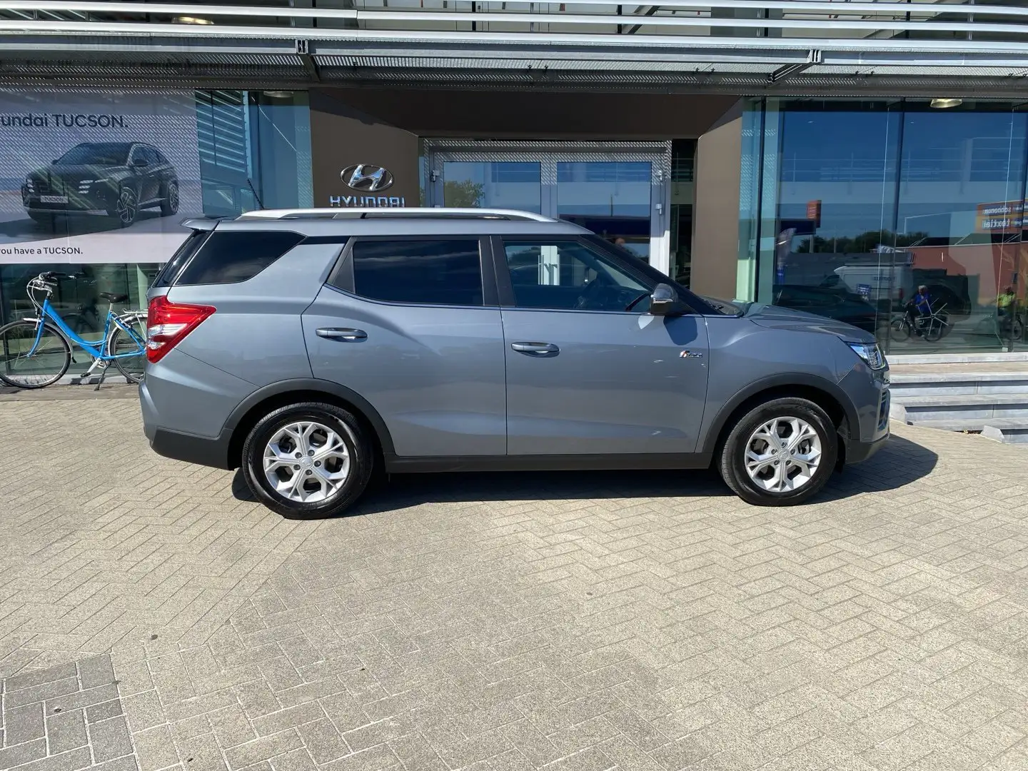 SsangYong Tivoli T-GDI Quartz 2WD AUT Gris - 2