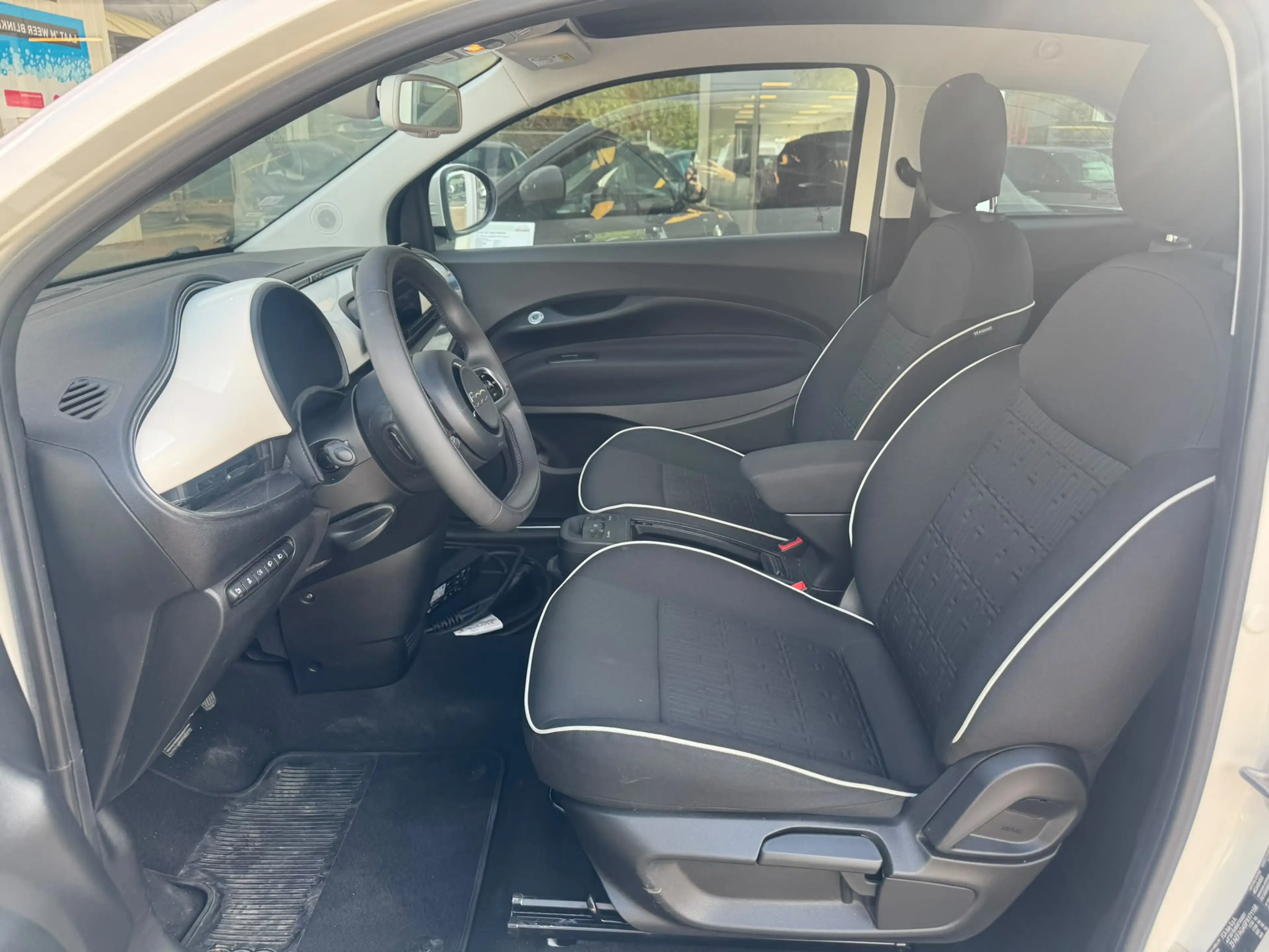 Fiat 500C Icon 42 kWh — photo 12