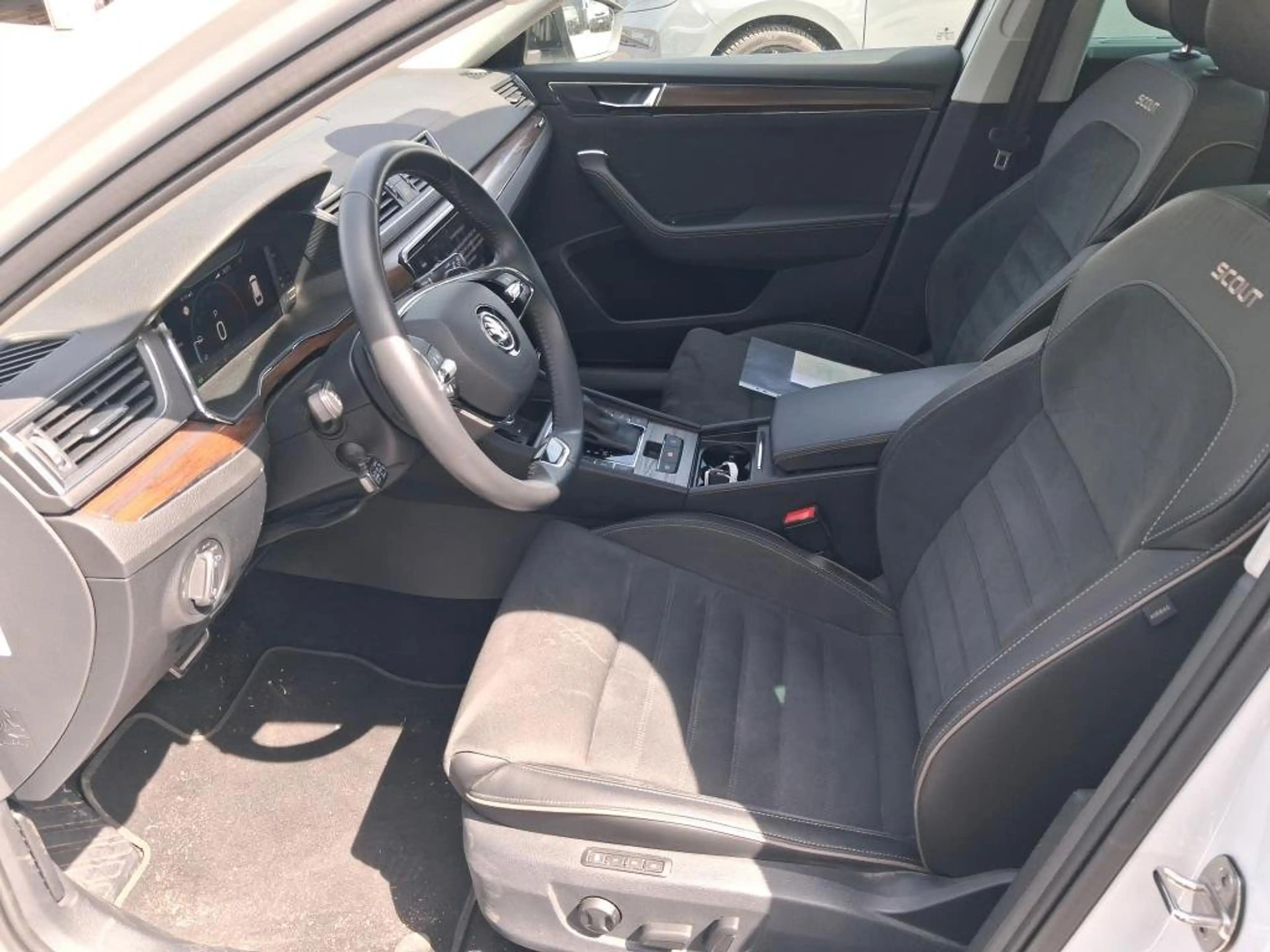 Skoda Superb Combi 2.0 TDI Scout Final Edt./AHK/PANO/ — photo 5