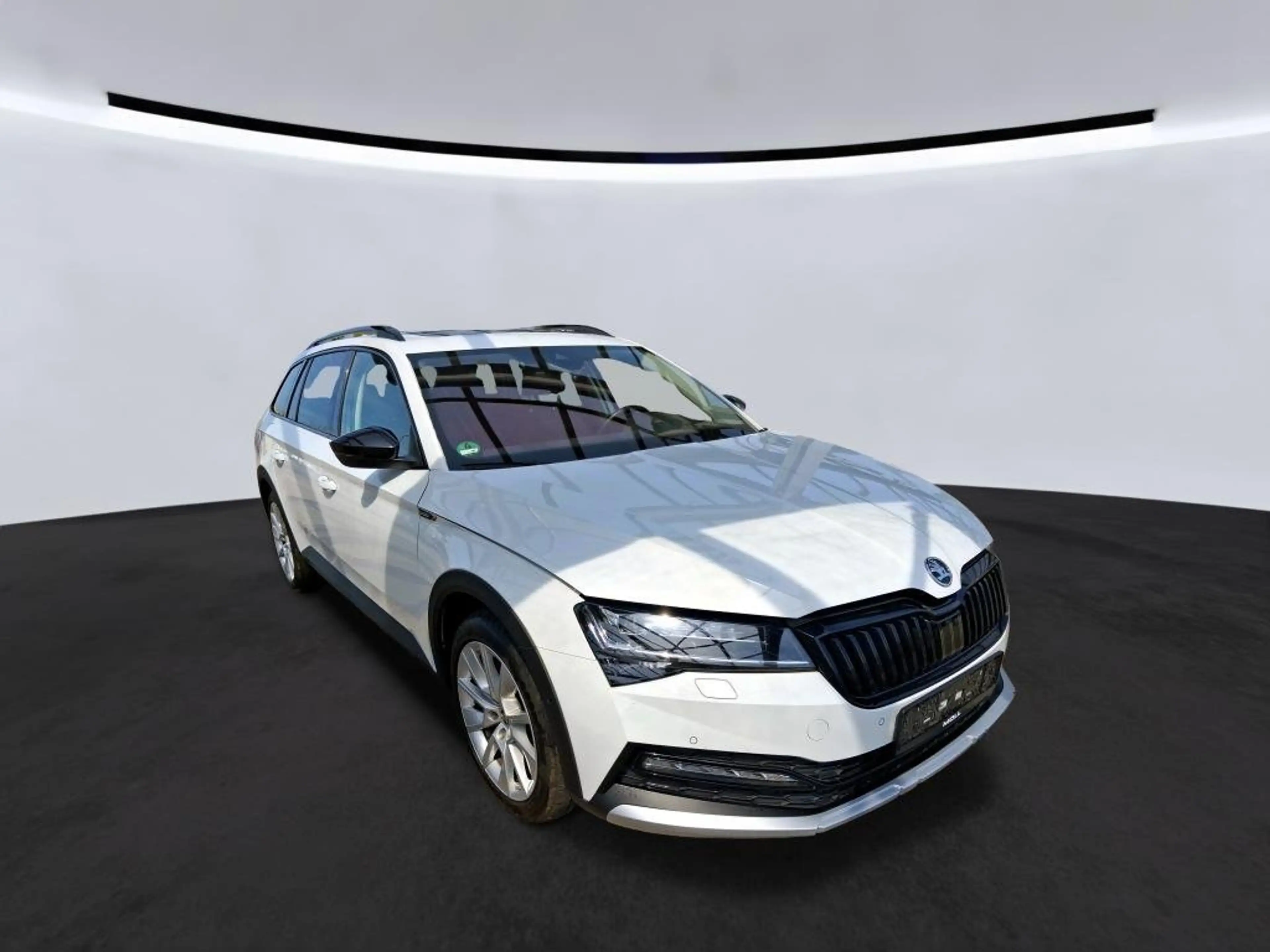 Skoda Superb Combi 2.0 TDI Scout Final Edt./AHK/PANO/ — photo 3