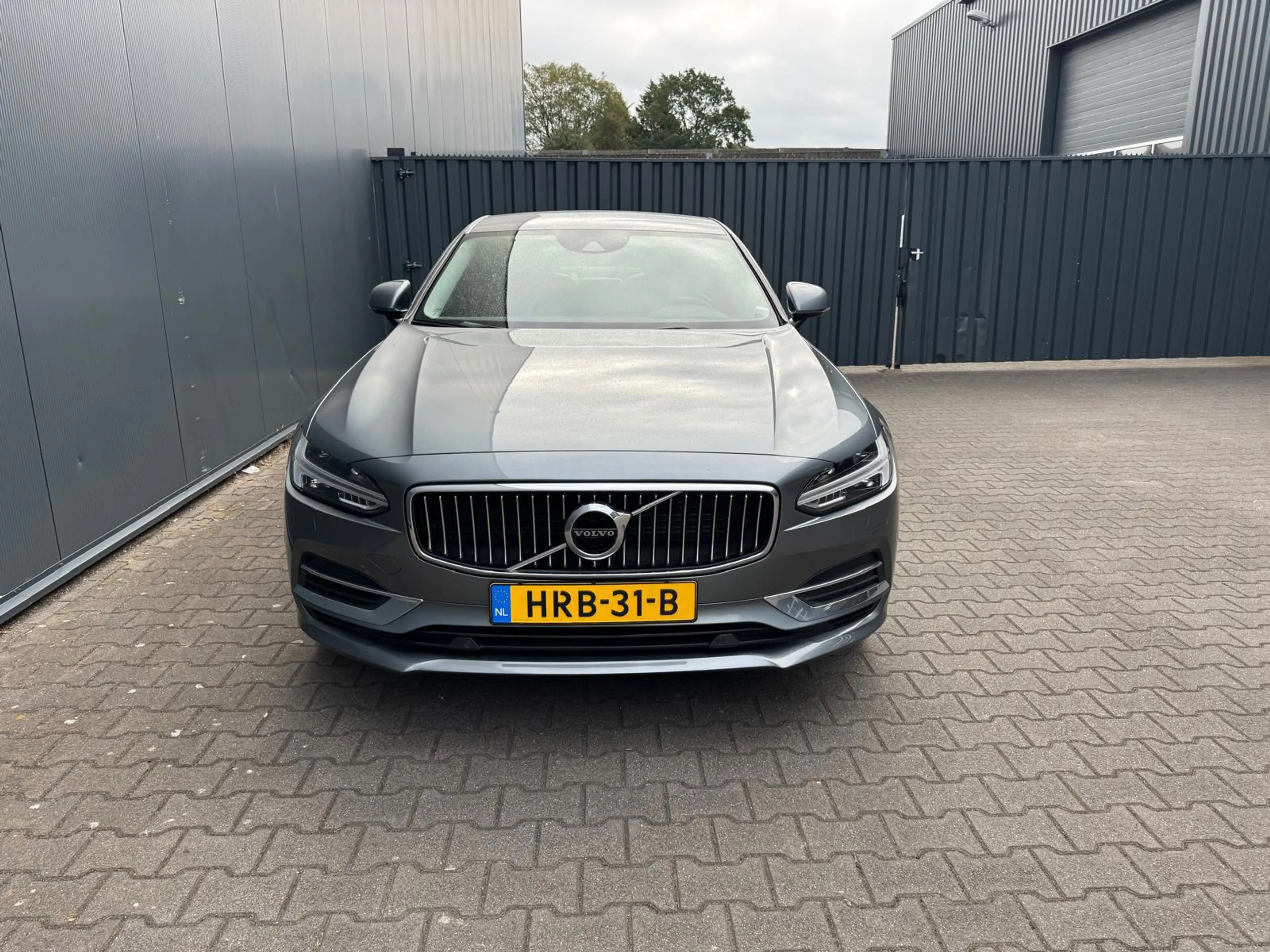 Volvo S90 2.0 T8 AWD R-Design — photo 8