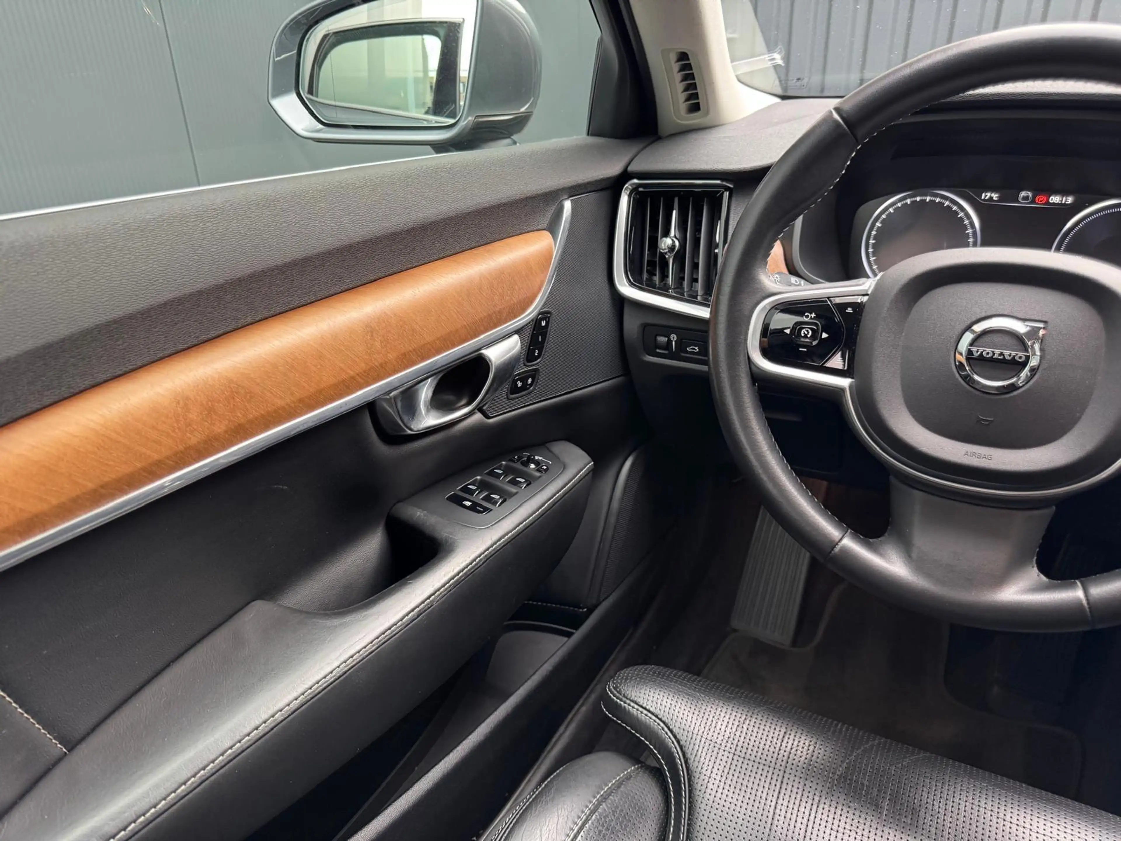 Volvo S90 2.0 T8 AWD R-Design — photo 12