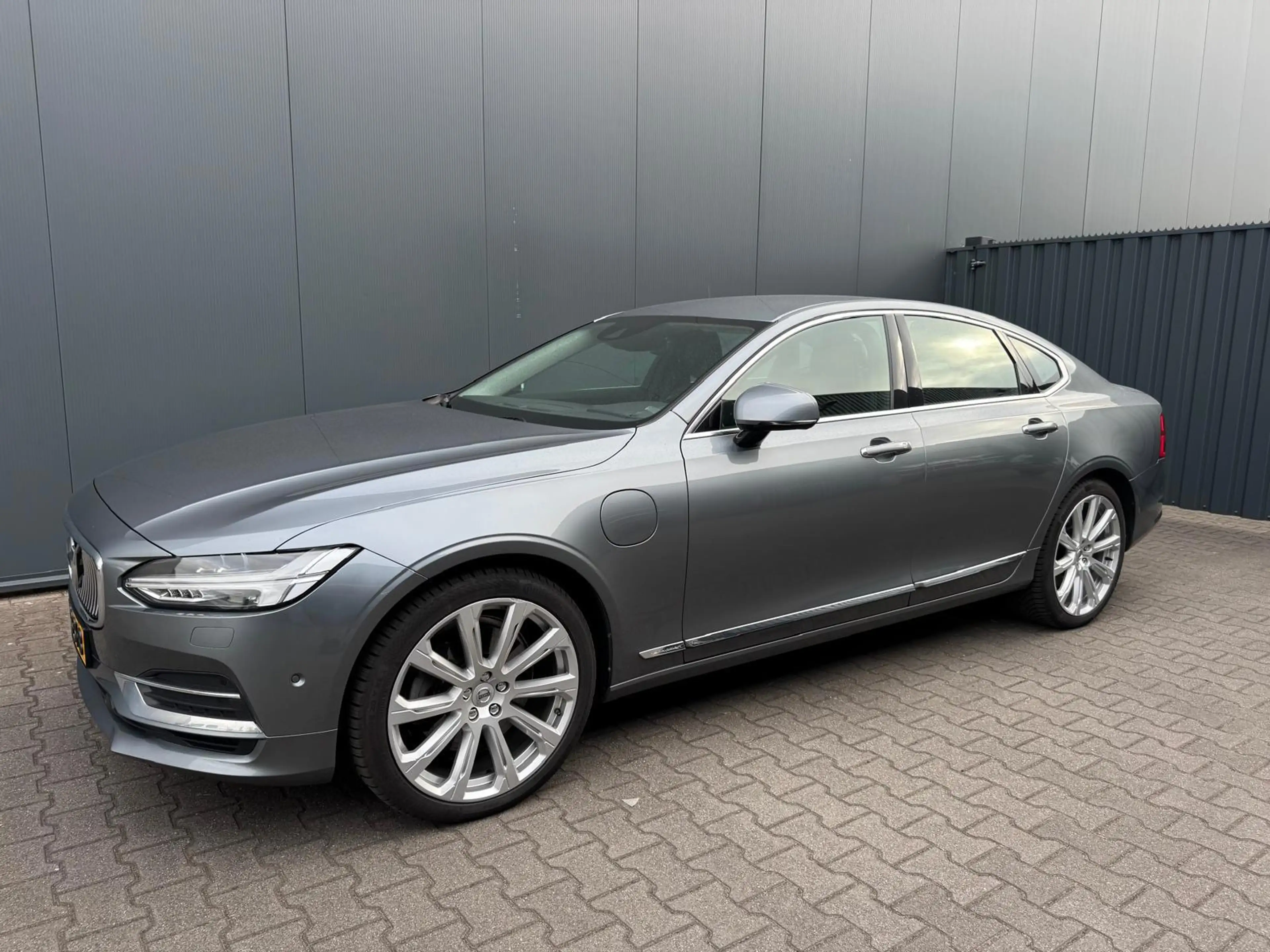 Volvo S90 2.0 T8 AWD R-Design — photo 6