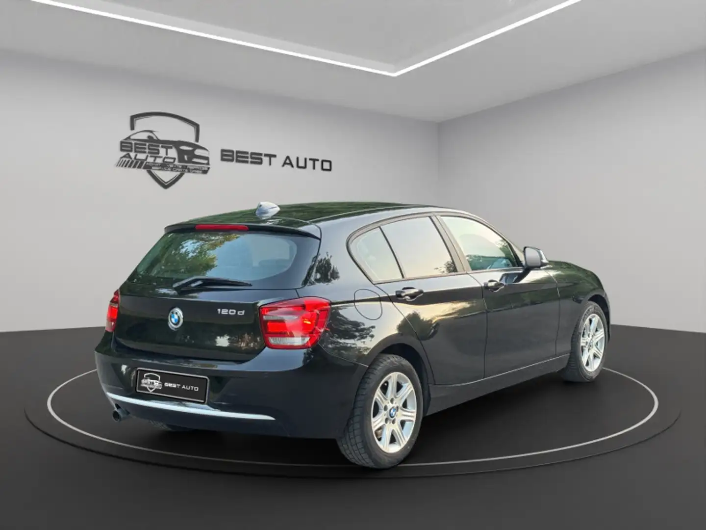 BMW 120 (F21/F20) 120D 184CH URBANLIFE 5P Zwart - 2