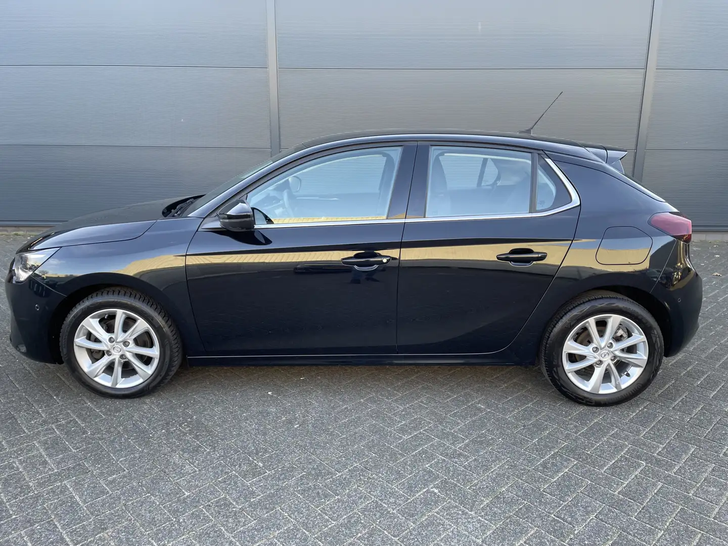 Opel Corsa 100pk Elegance (Camera - LED - Parkeersensoren V+A Schwarz - 2