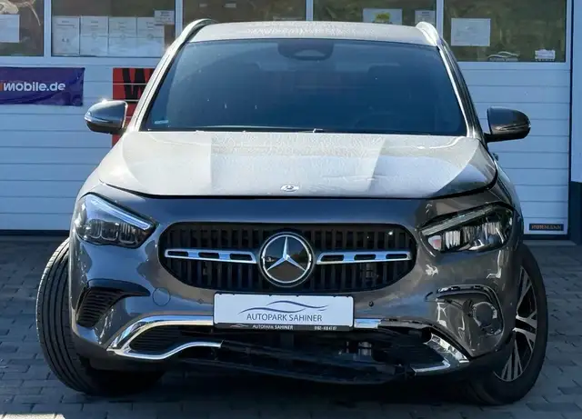 Mercedes-Benz GLA 200 *UNFALLFAHRZEUG*