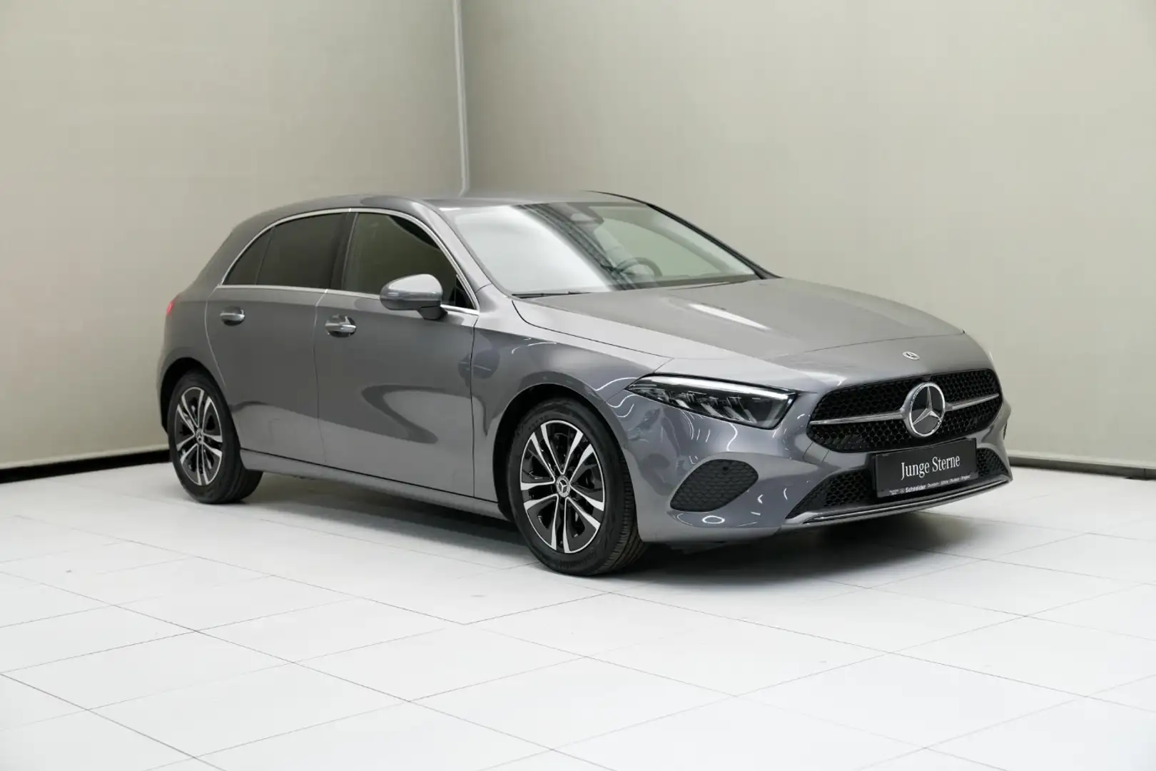 Mercedes-Benz A 180 d Kompaktlimousine W-Paket KAM SpurW SpurH Grigio - 2