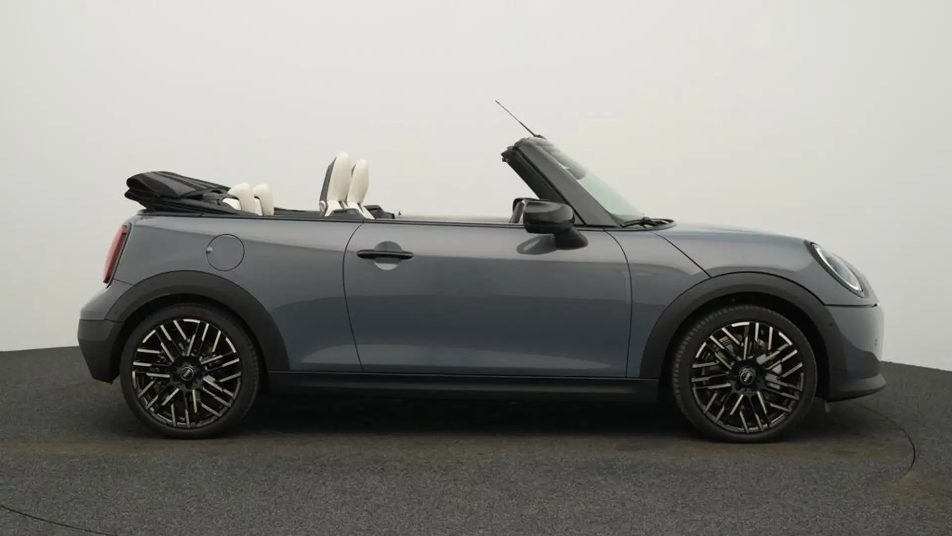 MINI Cooper S Cabrio Favoured Trim Gris - 2