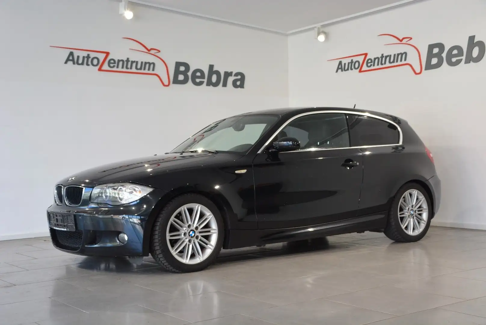 BMW 118 i Limousine M-PAKET Xenon/Leder/SHZ/PDC/Alu Schwarz - 1