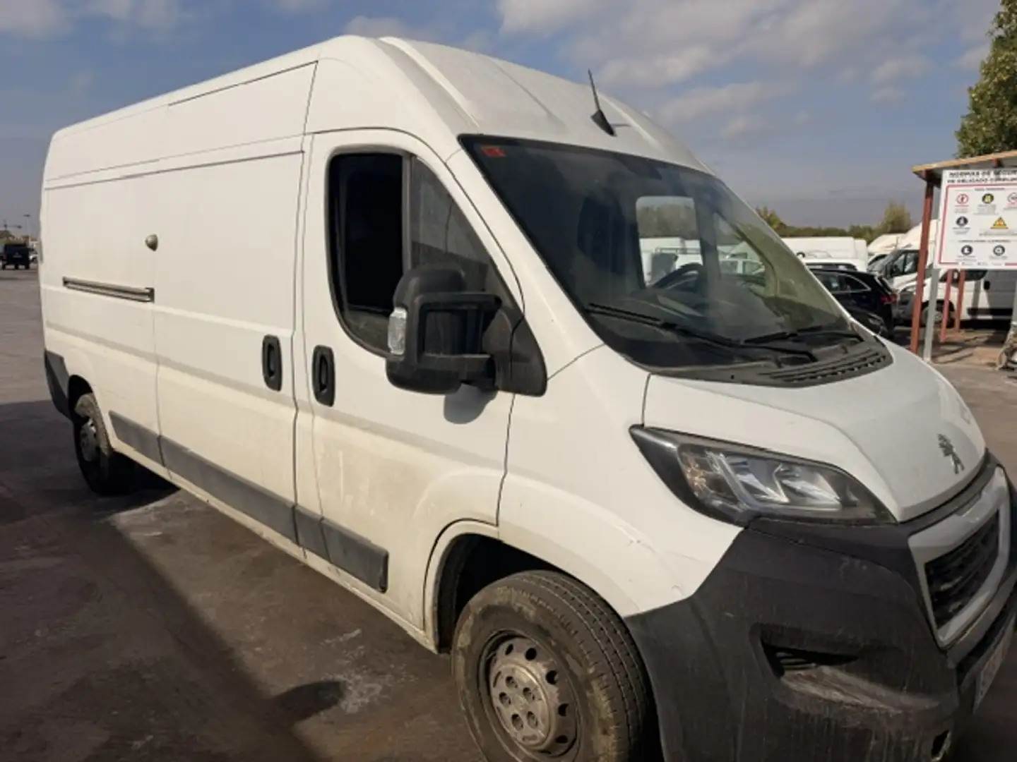 Peugeot Boxer Furgón 2.2 BlueHDI 3.5 L3H2 Heavy S&S 140 Blanco - 1