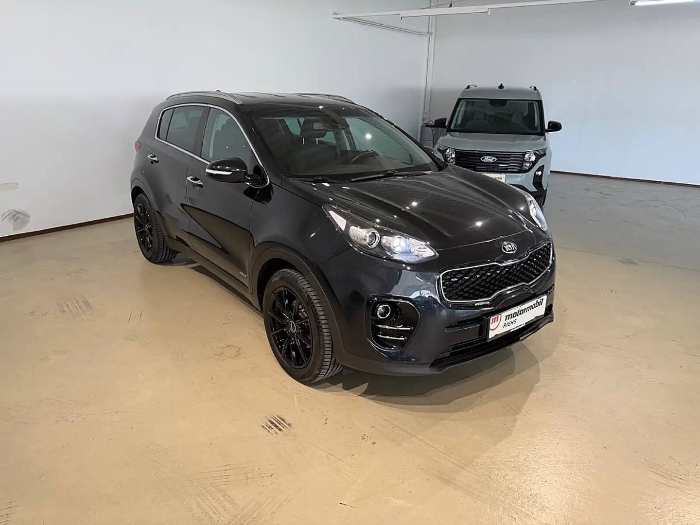 Kia Sportage 2,0 CRDI AWD Österreich Edition *Anhängerkupplung* Schwarz - 1