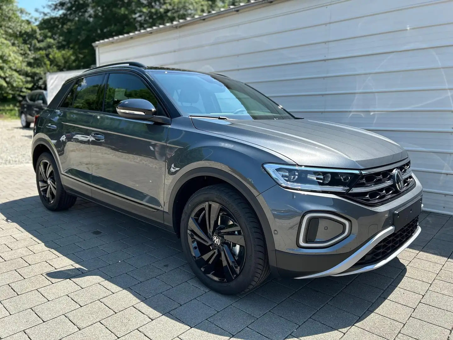 Volkswagen T-Roc Dark Line 1.5 TSI DSG *AHK*NAVI*Matrix* EasyOpe... Gris - 1