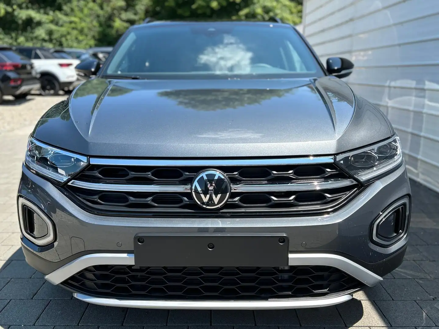 Volkswagen T-Roc Dark Line 1.5 TSI DSG *AHK*NAVI*Matrix* EasyOpe... Gris - 2