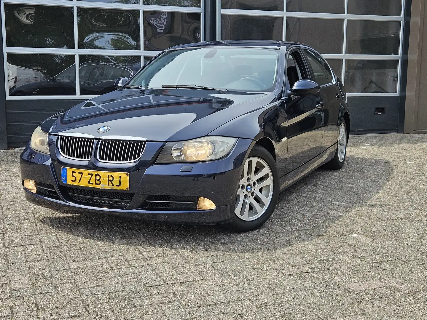 BMW 330 325i Bleu - 1