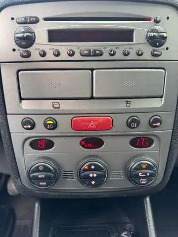 Alfa Romeo 147 view 15